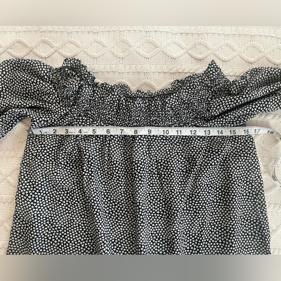MICHAEL Michael Kors Black & White Off the Shoulder Blouse Women’s Size Small - Picture 13 of 13